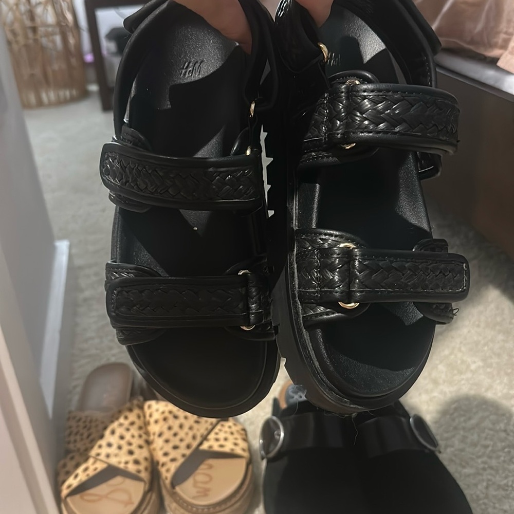 H&M Black Sandals Sleek and Versatile